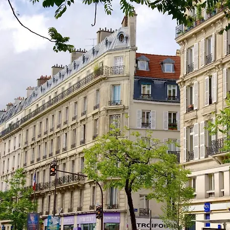 Comfortable Family Flat In Paris